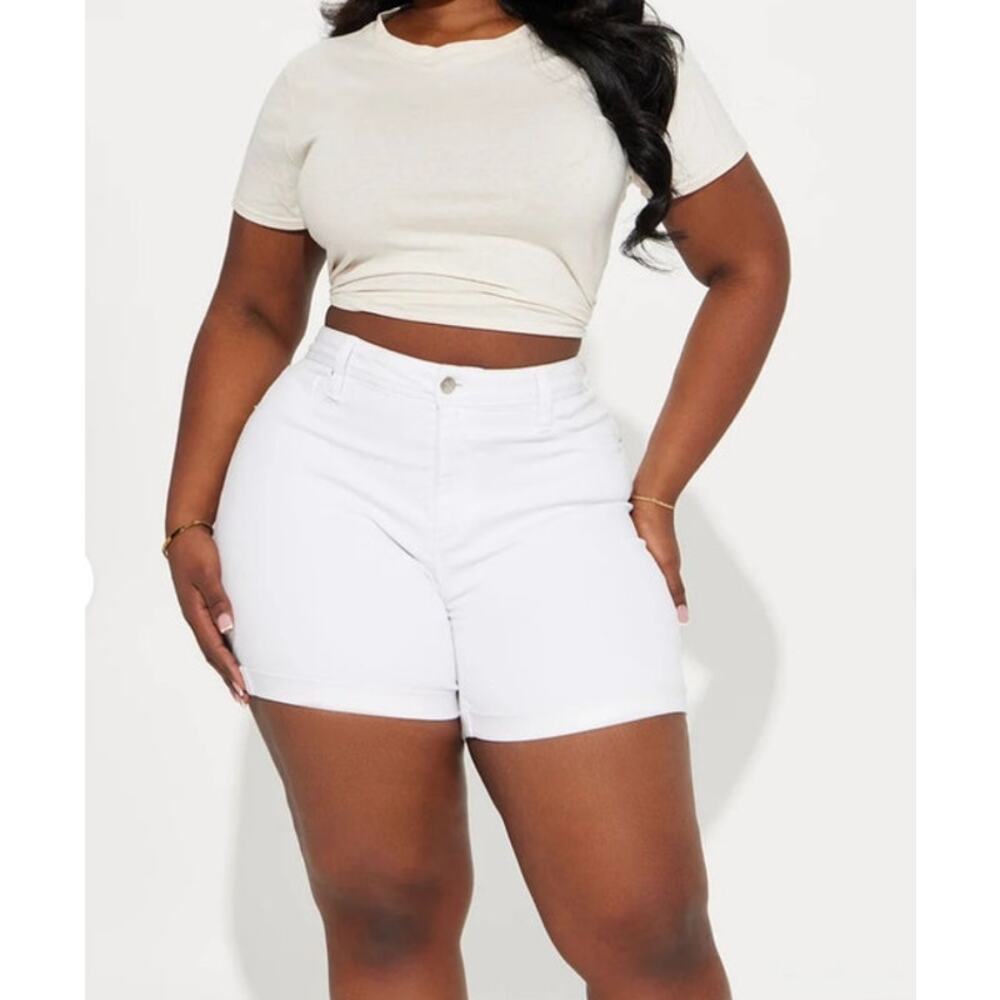 Fashion Nova No Muffin Top White Denim Shorts Size 14 NEW NWT Stretch